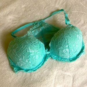 Victoria’s Secret 34DD PINK bra